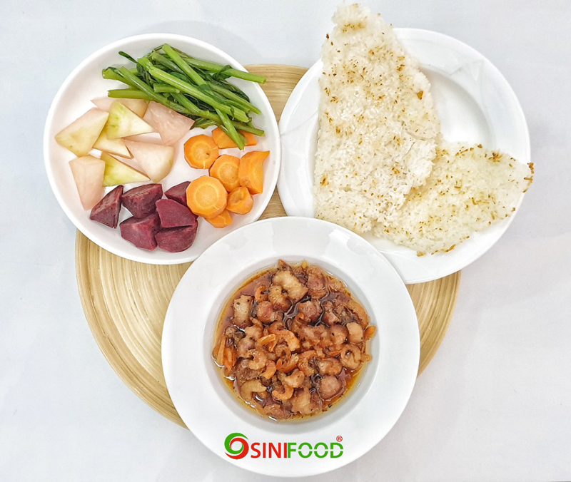 Cơm cháy ăn cùng kho quẹt