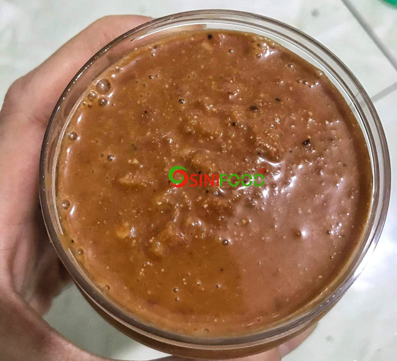 mắm tép sông Đà có màu nâu đỏ đặc trưng